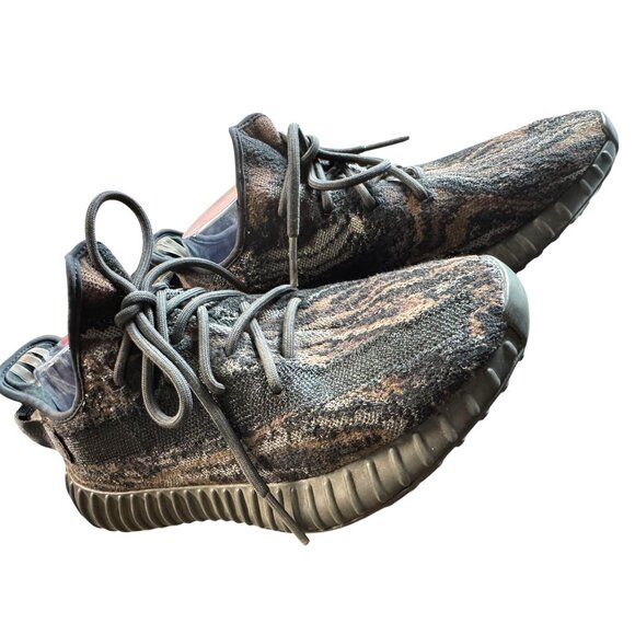 Yeezy Boost 350 V2 Unisex Sneakers in Carbon & Black Knit 8.5 - Picture 3 of 8